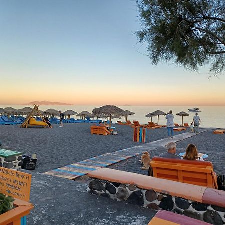 Located By The Sea One Beachfront Private Captain Lazaros Pool Villa With Loft In 750Sqm Spacious Private Plot-Jacuzzi-Sunrelax-Furnished Terace-Gazebo-Private Parking,Sleep 3 Adults And 2 Children, Just Steps From The Black Beach-Seaview Perissa  Luaran gambar