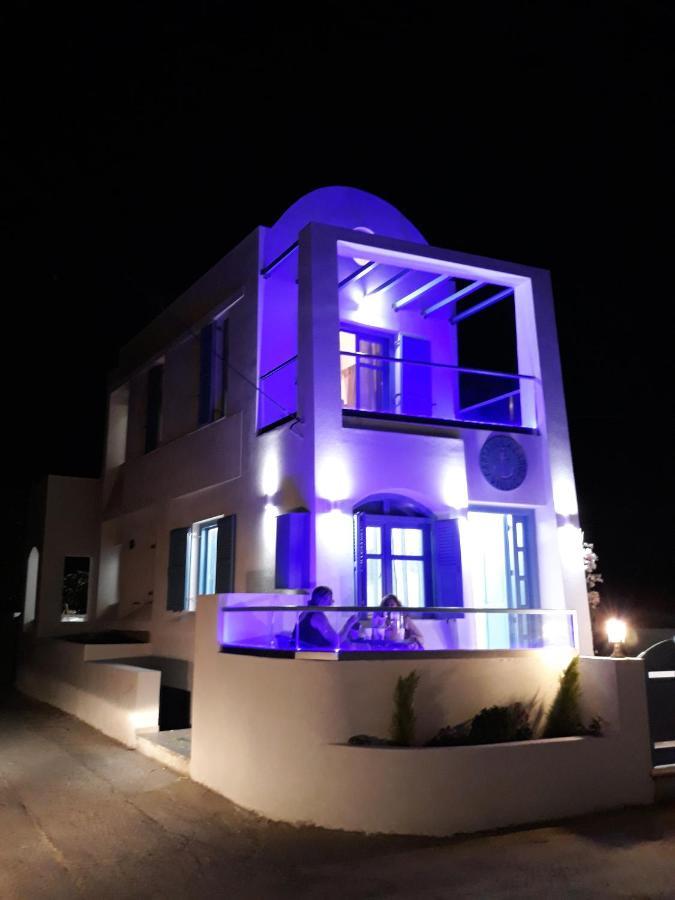 Located By The Sea One Beachfront Private Captain Lazaros Pool Villa With Loft In 750Sqm Spacious Private Plot-Jacuzzi-Sunrelax-Furnished Terace-Gazebo-Private Parking,Sleep 3 Adults And 2 Children, Just Steps From The Black Beach-Seaview Perissa  Luaran gambar