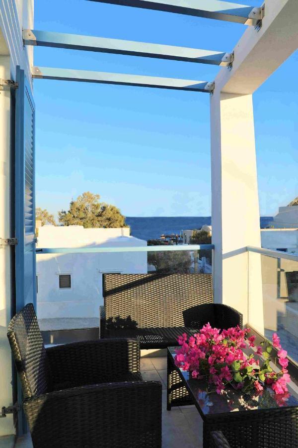 Located By The Sea One Beachfront Private Captain Lazaros Pool Villa With Loft In 750Sqm Spacious Private Plot-Jacuzzi-Sunrelax-Furnished Terace-Gazebo-Private Parking,Sleep 3 Adults And 2 Children, Just Steps From The Black Beach-Seaview Perissa  Luaran gambar