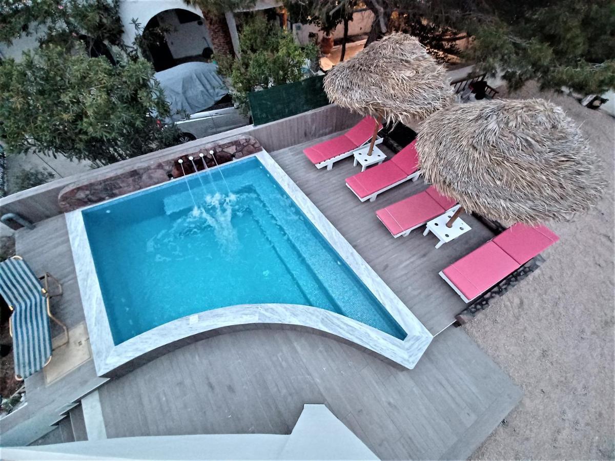 Located By The Sea One Beachfront Private Captain Lazaros Pool Villa With Loft In 750Sqm Spacious Private Plot-Jacuzzi-Sunrelax-Furnished Terace-Gazebo-Private Parking,Sleep 3 Adults And 2 Children, Just Steps From The Black Beach-Seaview Perissa  Luaran gambar